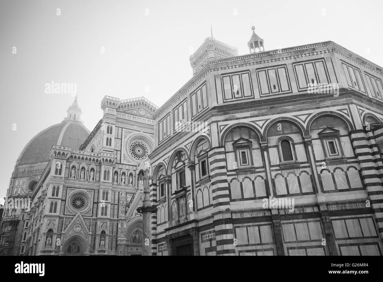 La Catedral de Florencia y el batisterio - blanco y negro Foto de stock