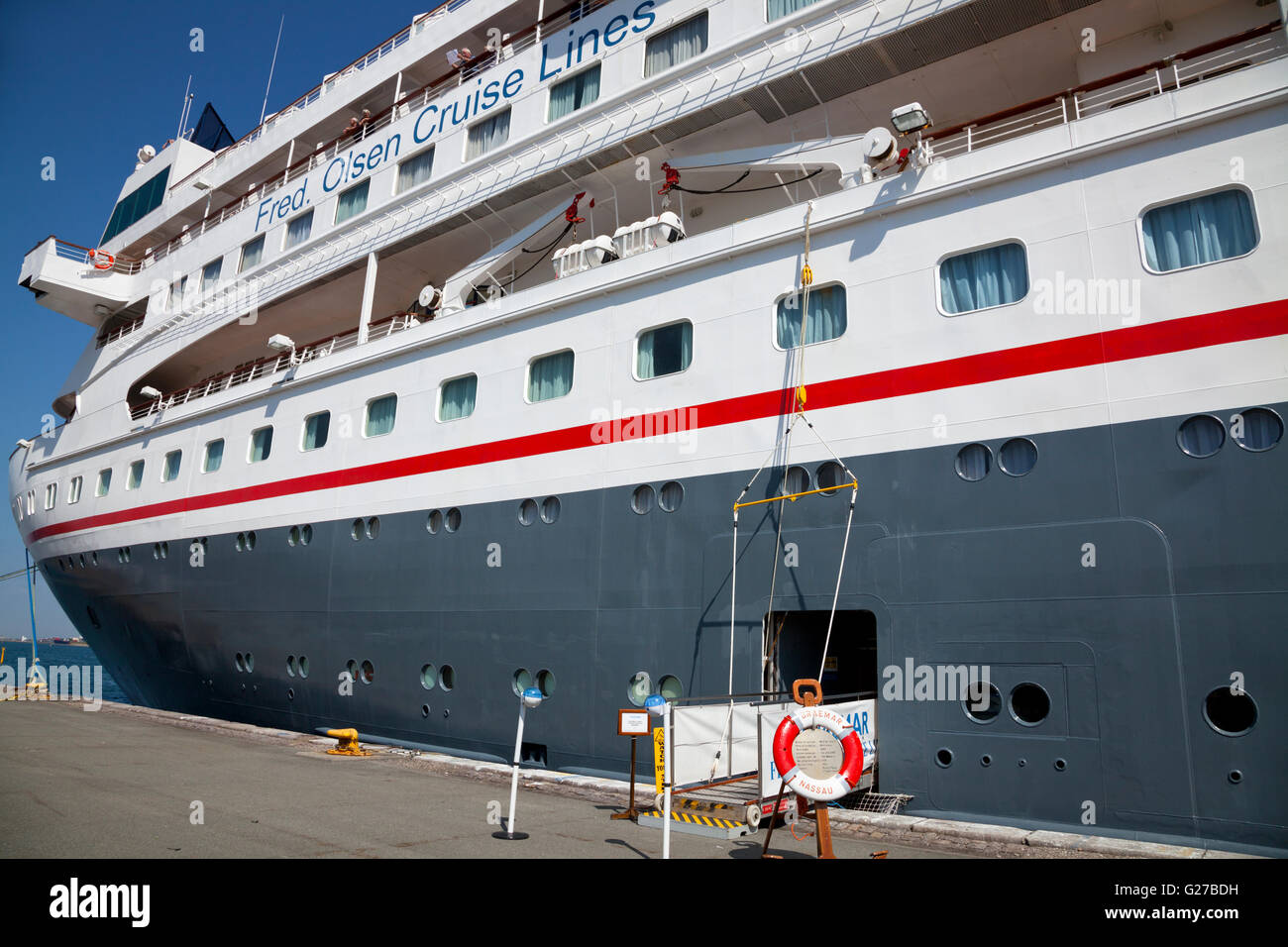 El barco crucero MS Braemar Nordre Toldbod amarrados en el puerto de Copenhague - en 15 días de viaje de ida y vuelta en Escandinavia. Foto de stock