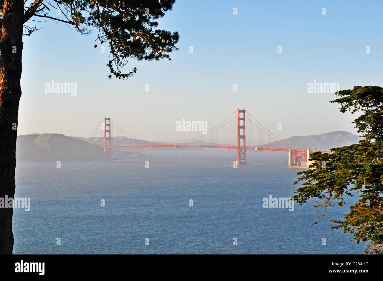 San Francisco: vista panorámica del Golden Gate Bridge, inaugurado en 1936, el símbolo de la ciudad de San Francisco en el mundo Foto de stock