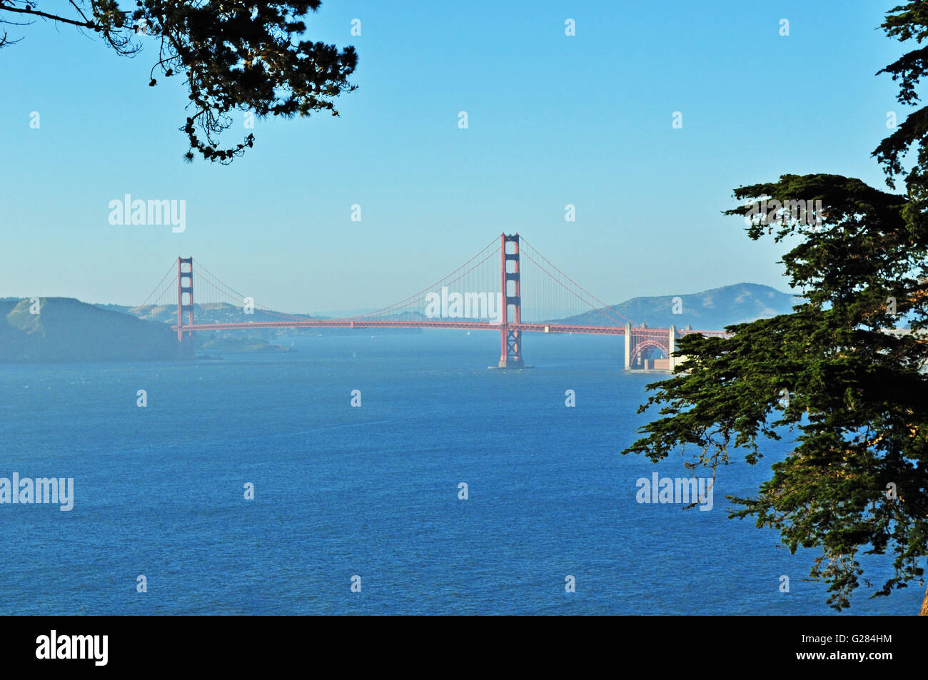 San Francisco: vista panorámica del Golden Gate Bridge, inaugurado en 1936, el símbolo de la ciudad de San Francisco en el mundo Foto de stock