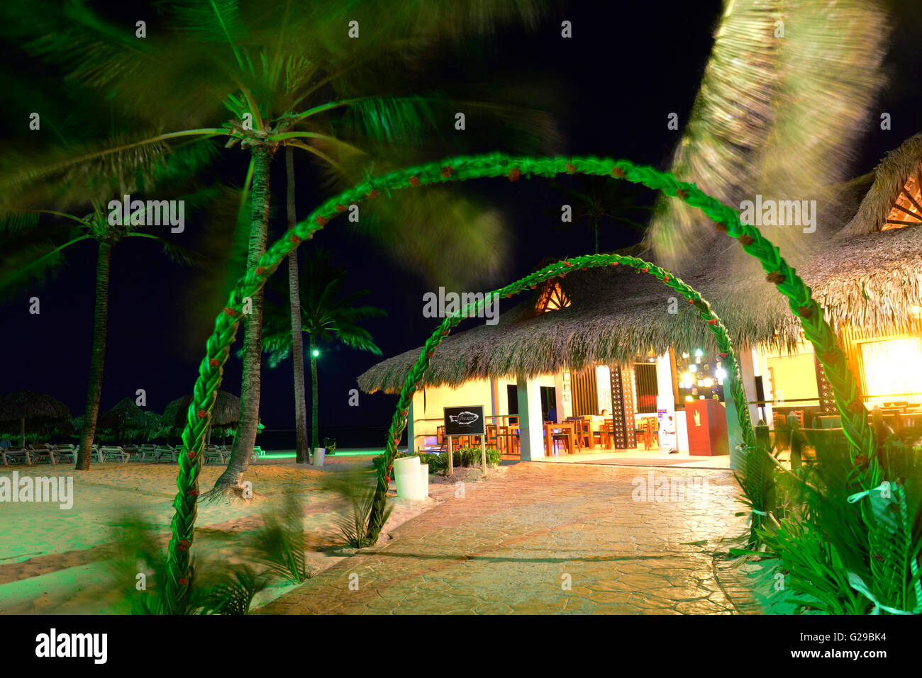 Caribbean Princess Resort & Spa al anochecer, Punta Cana, República Dominicana Foto de stock