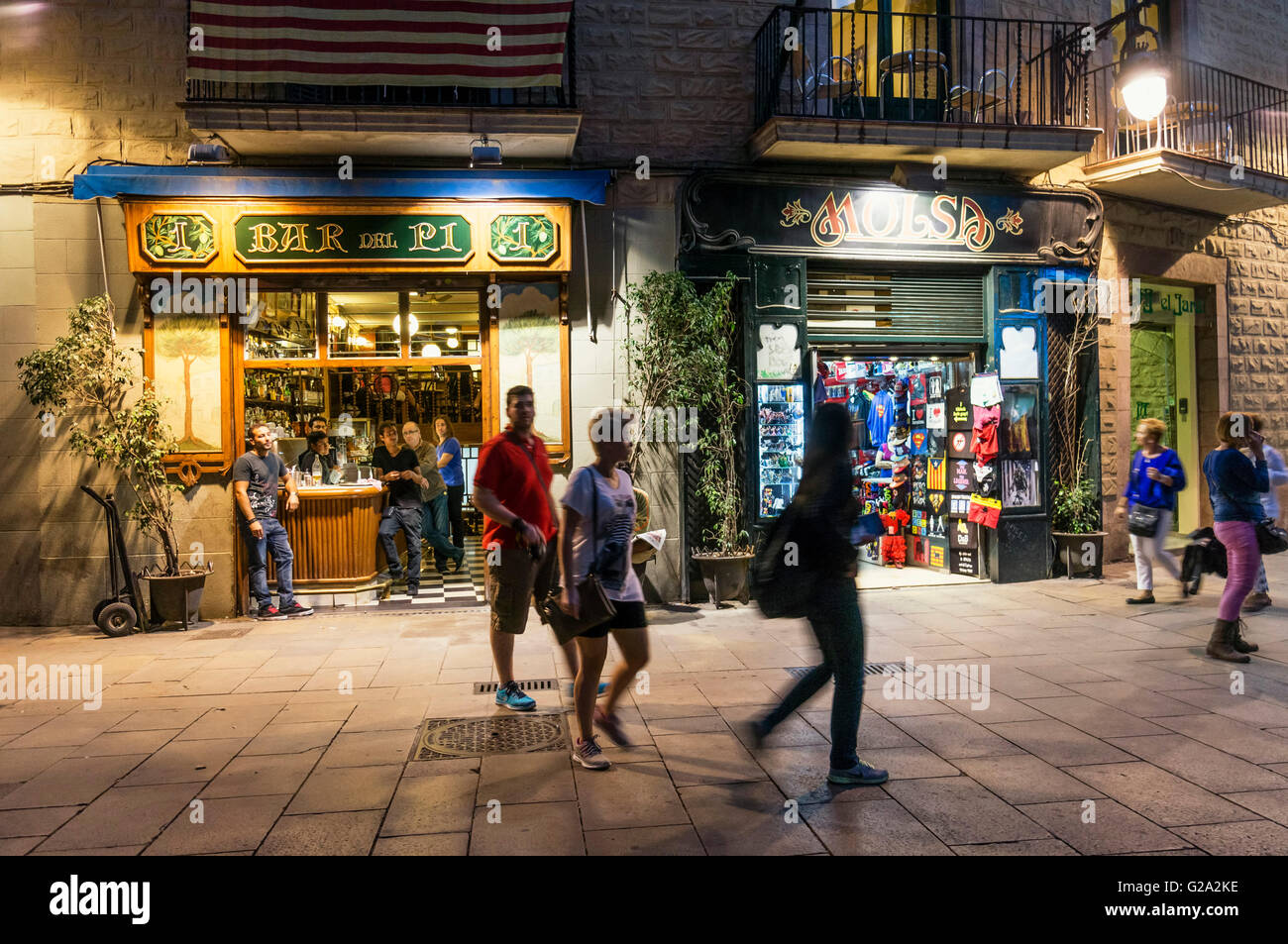 Bar del Pi y la Plaça Sant Josep Oriol, Barcelona, España Foto de stock