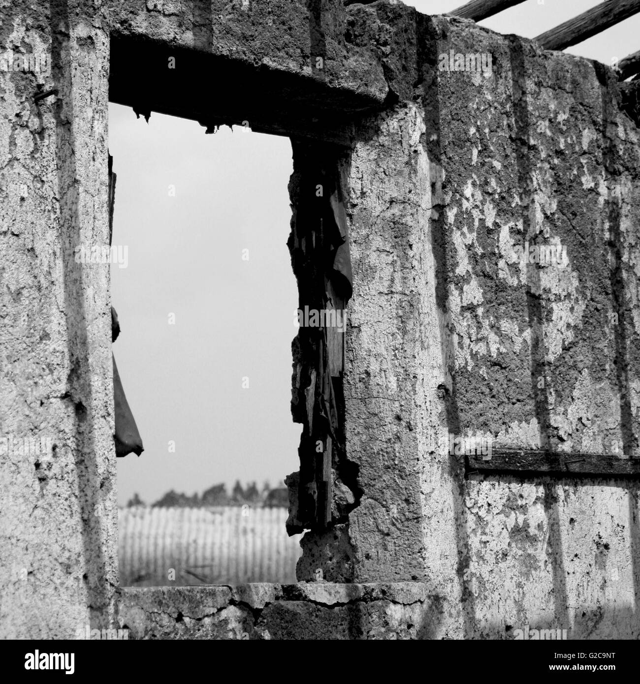 Ventana estructura abandonada Foto de stock