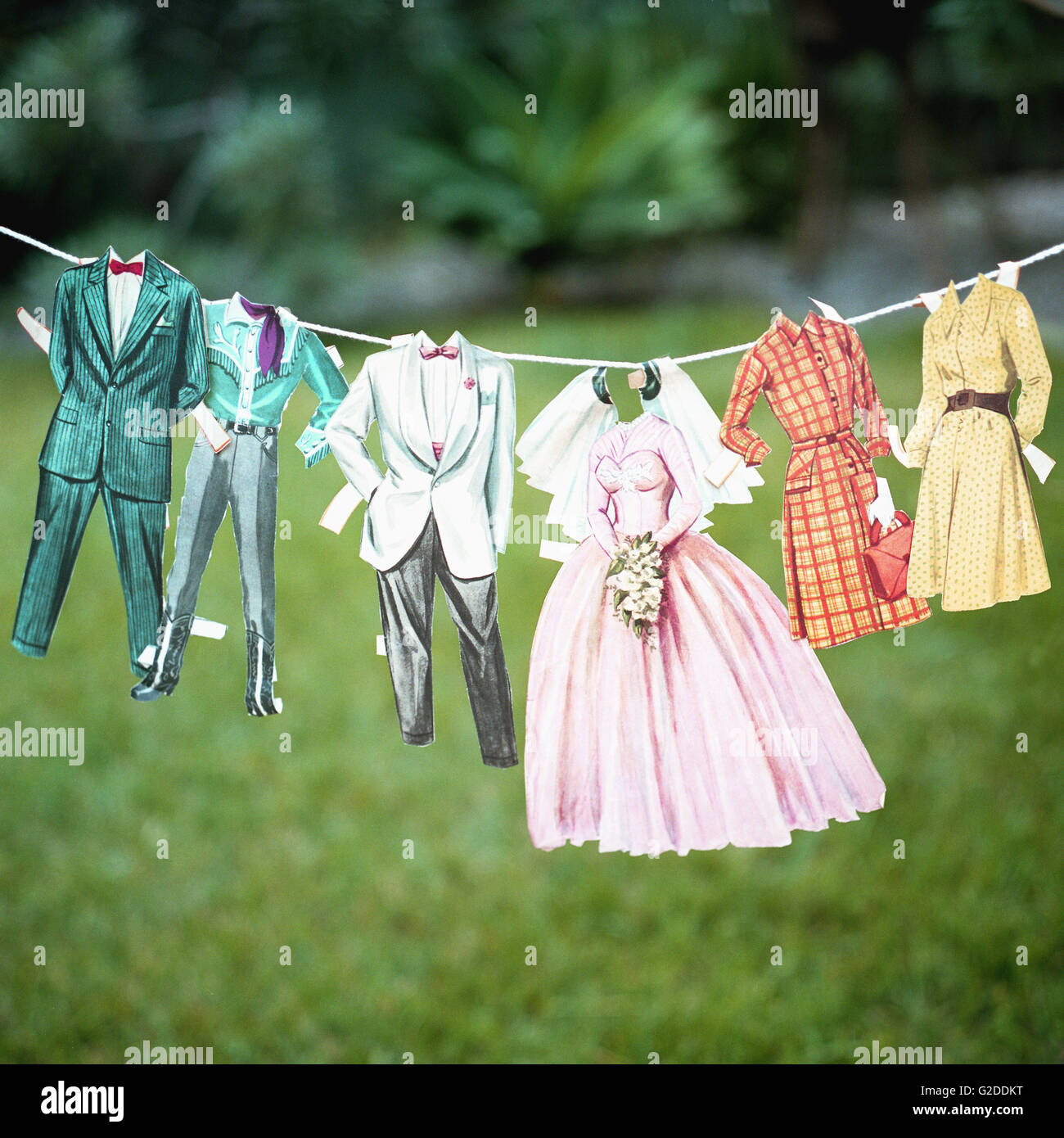 Paper doll clothing fotografías e imágenes de alta resolución - Alamy