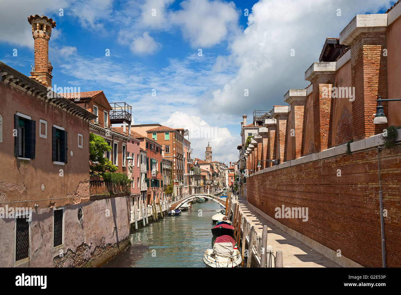 Las calles de la antigua ciudad de Venecia, Italia Foto de stock