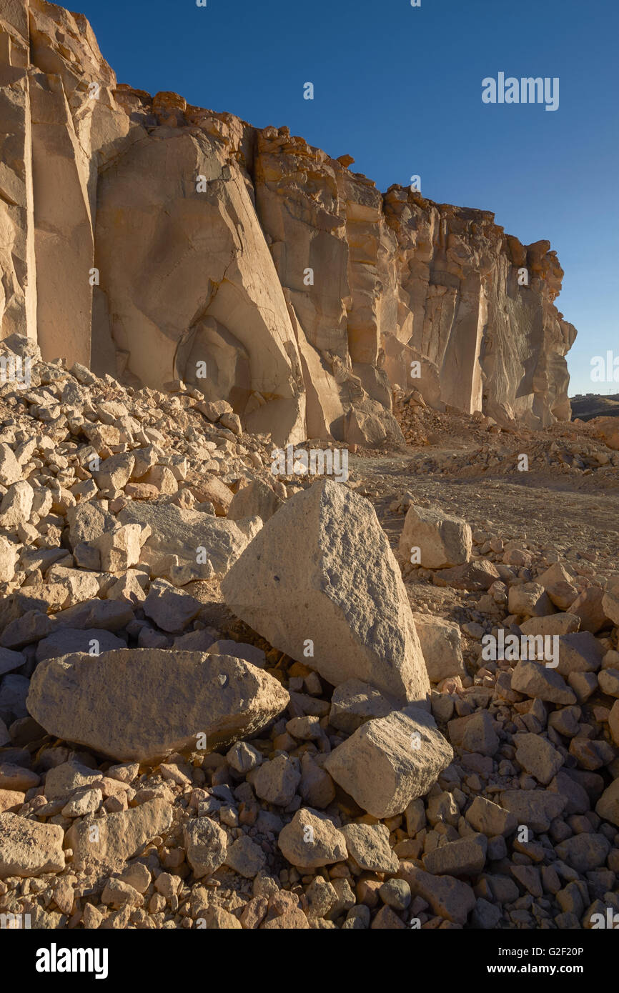 La famosa cantera de piedra sillar, Perú. Una roca volcánica de color