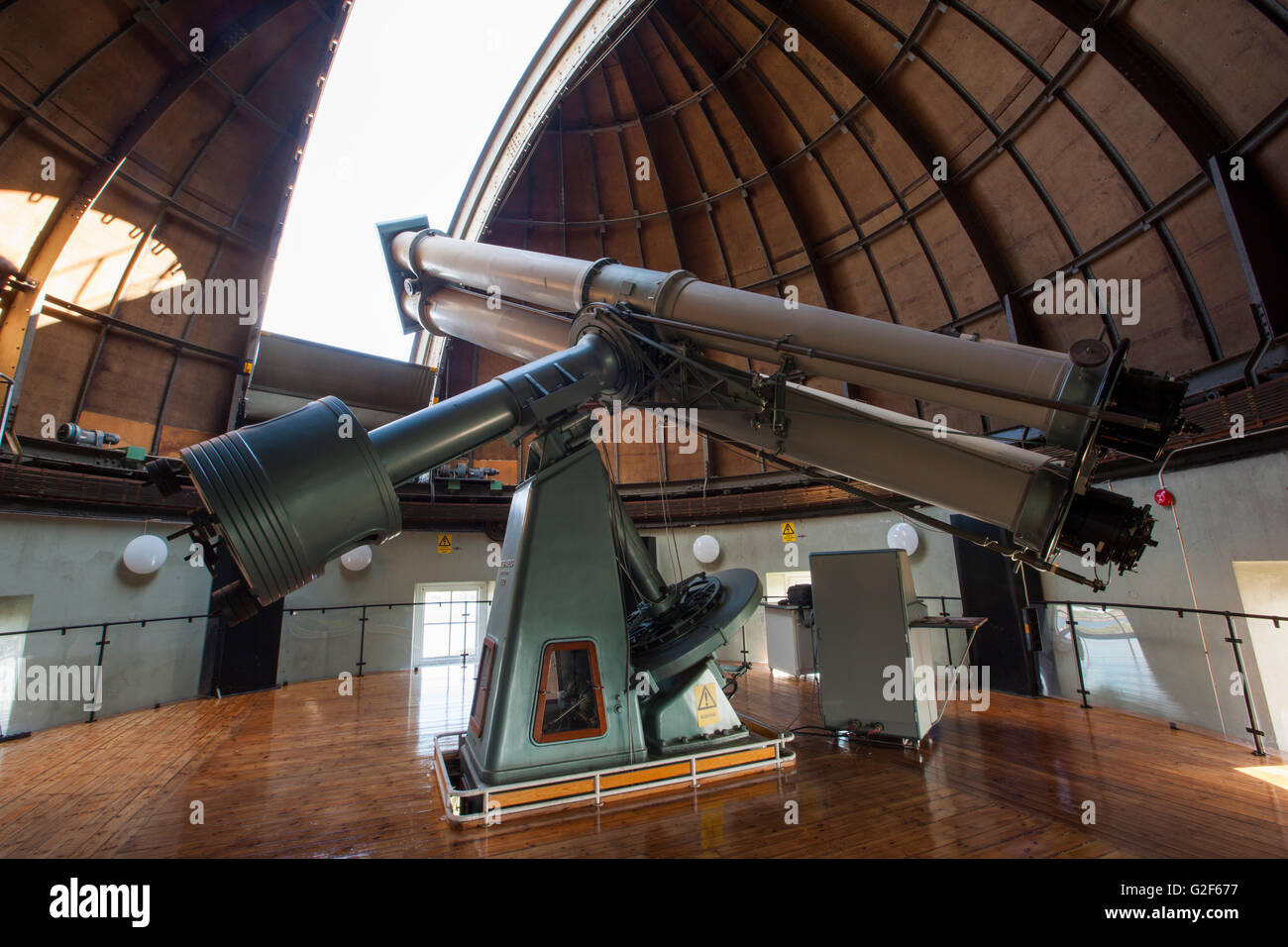 El telescopio Grubb Parsons 1930 al observatorio en Saltsjöbaden fuera de Estocolmo, Suecia. Foto de stock