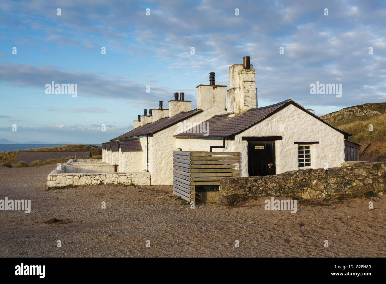Los pilotos cottages, Isla Llanddwyn, Anglesey, al norte de Gales, Reino Unido Foto de stock