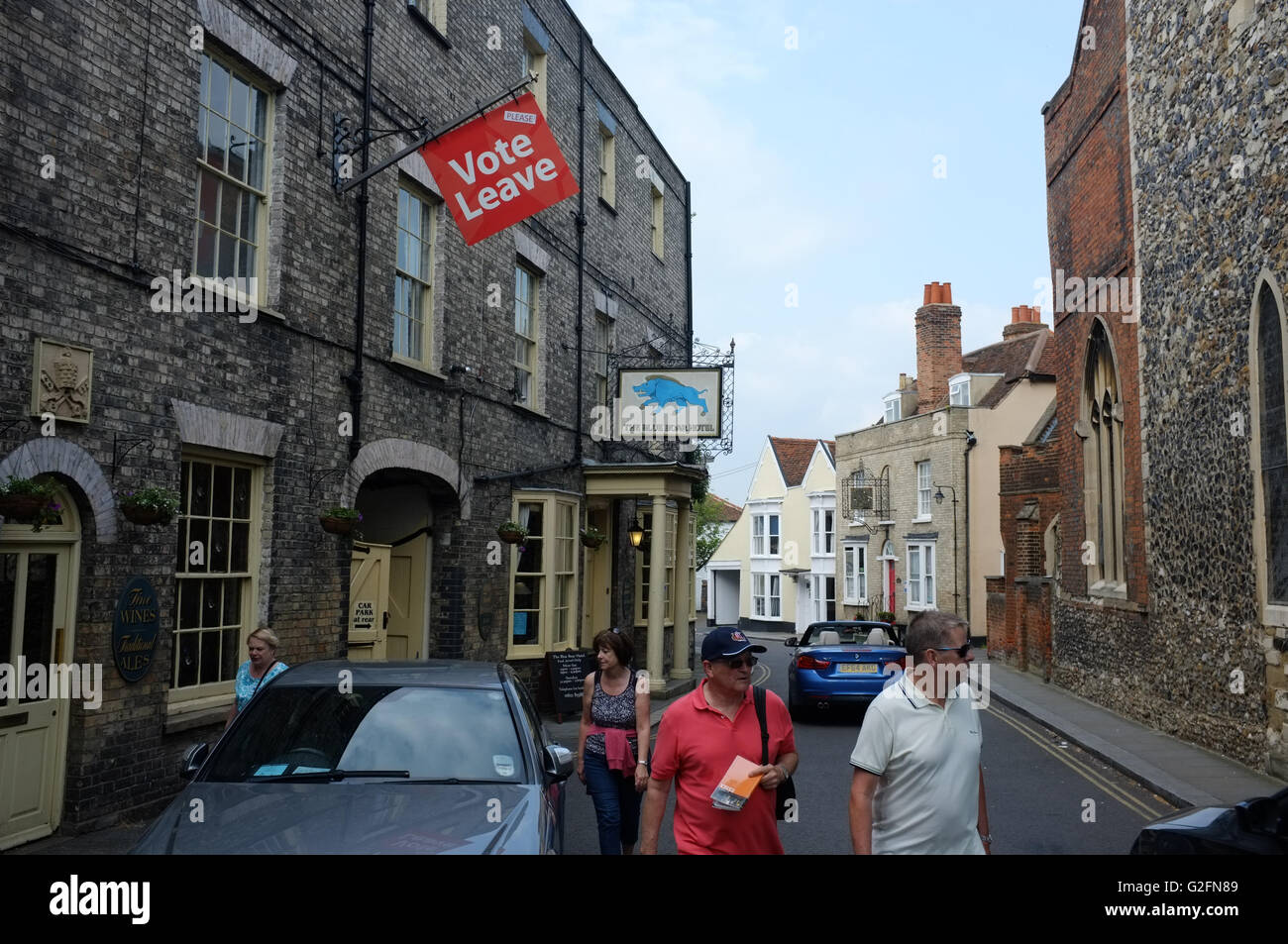 Votación abandonar la UE firmar fuera del Blue Boar Hotel en Maldon Essex Foto de stock