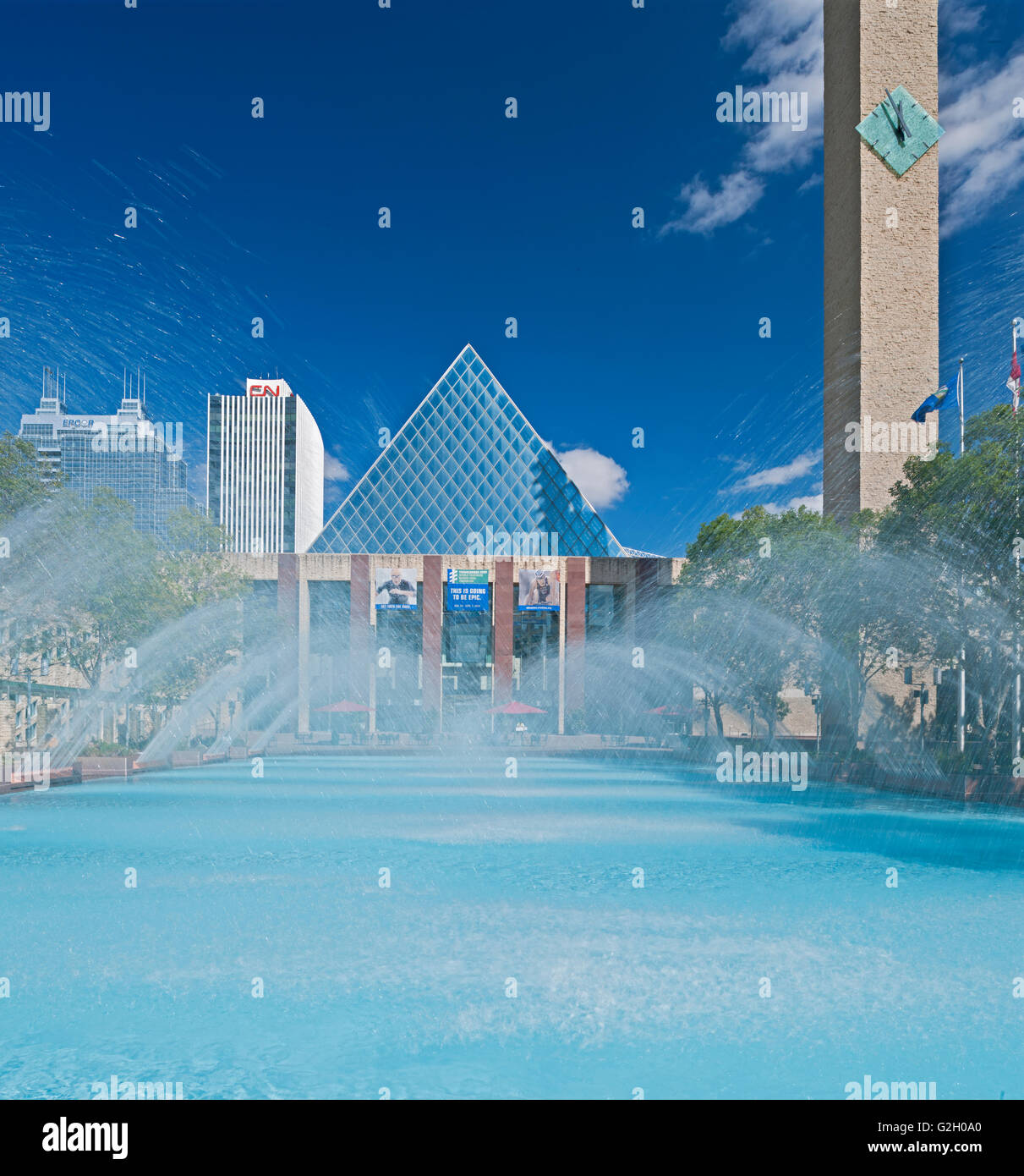 Fuentes de agua en la ciudad de Edmonton, Alberta, Canadá Hall Foto de stock