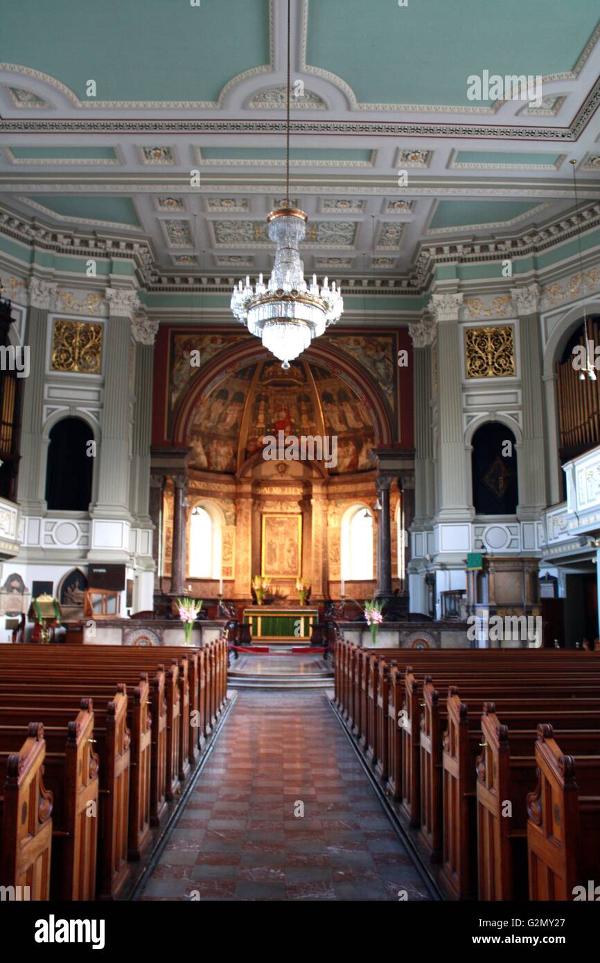 Iglesia Parroquial de San Marylebone, Londres. St Marylebone es un lugar de  activos y comprometidos con el testimonio cristiano. Ubicado en una de las  más dinámicas y diversas partes de Londres, a