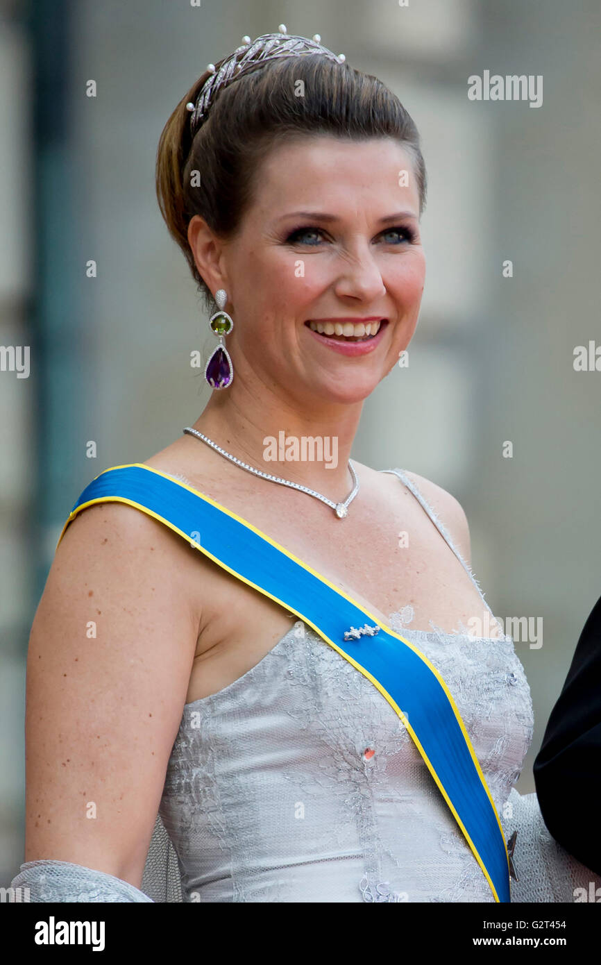 La Princesa Martha Louise de Noruega, asiste a la boda del príncipe Carl Philip de Suecia y Sofía Hellqvist Foto de stock
