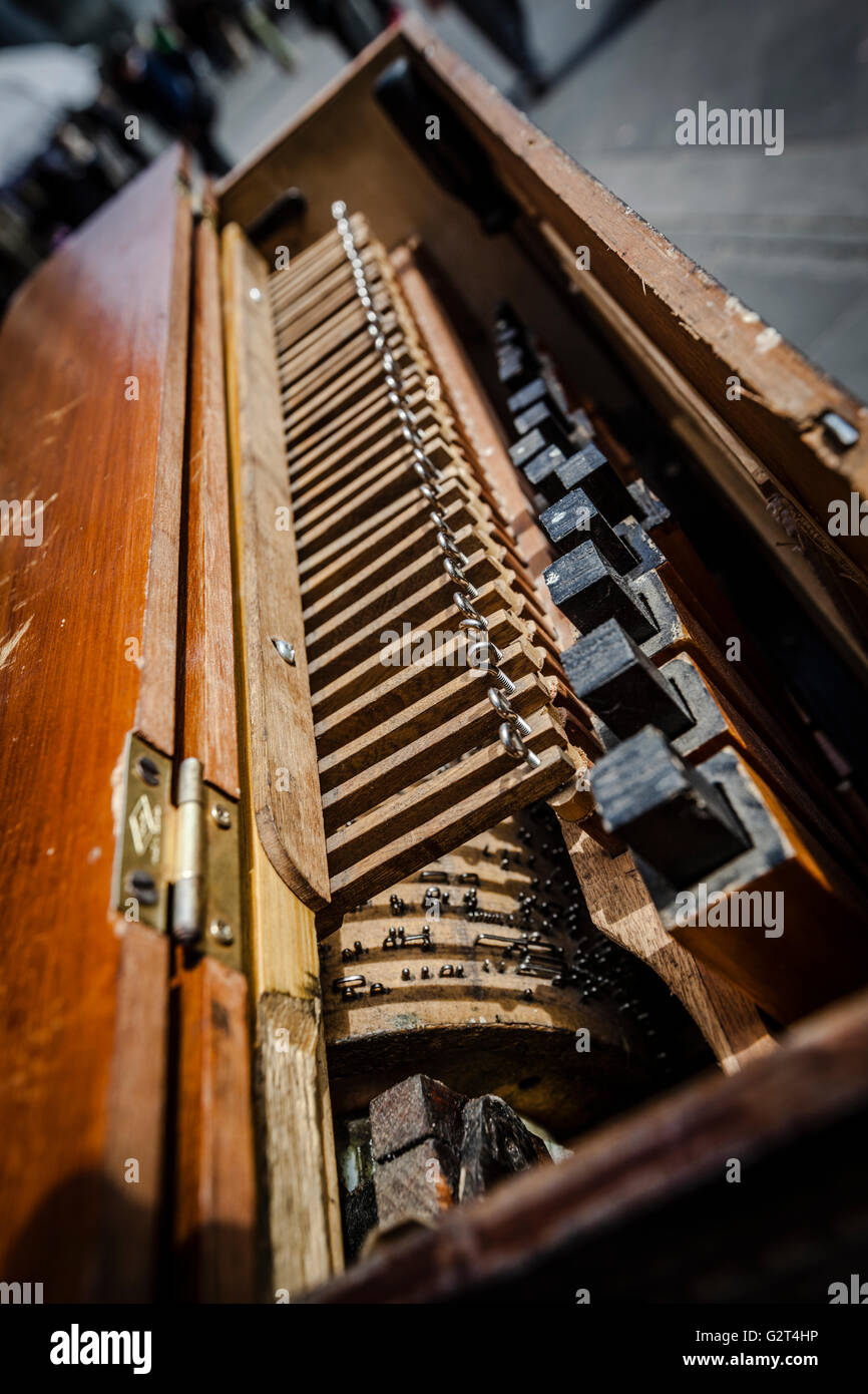 El organillero tradicionales en las calles de Guadalajara, Jalisco