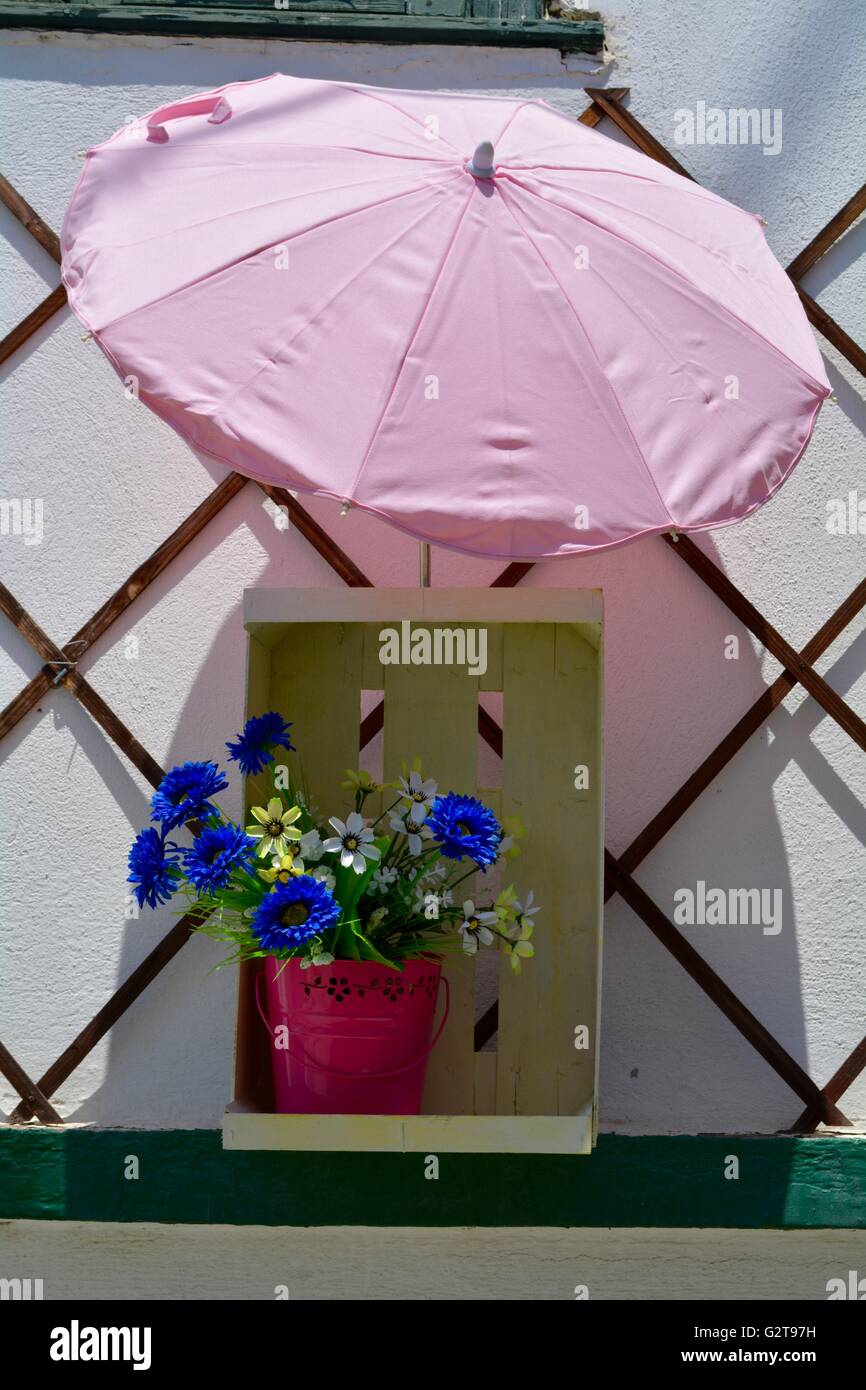 Paraguas y flores fotografías e imágenes de alta resolución - Alamy