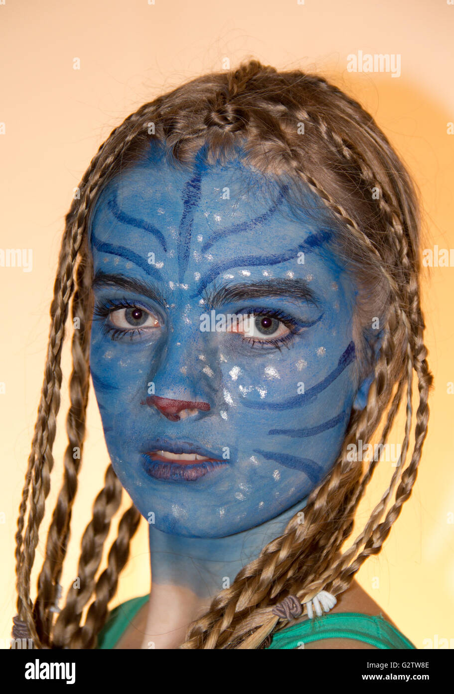 Maquillaje de avatar fotografías e imágenes de alta resolución - Alamy