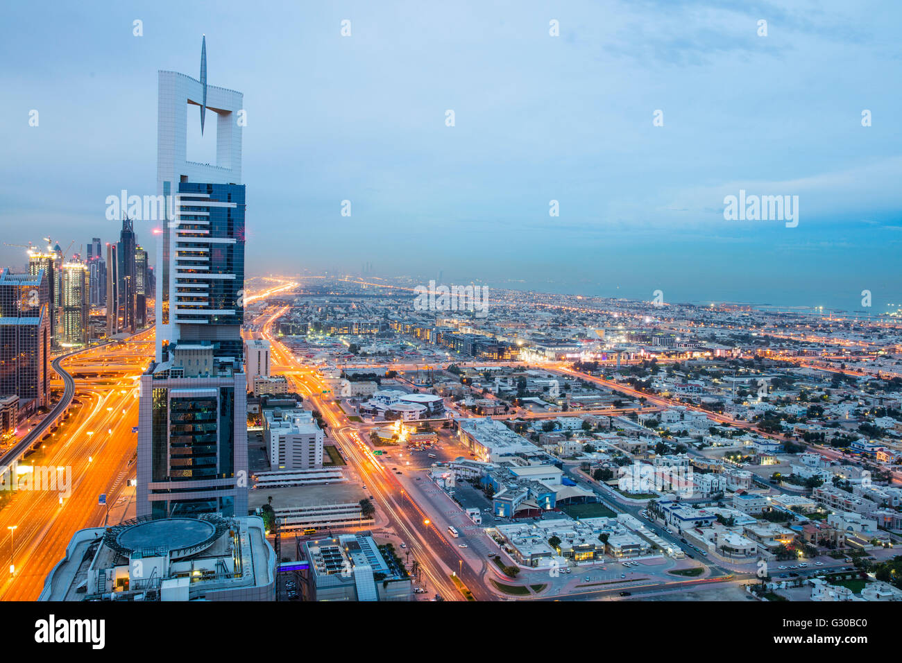 Horizonte de Dubai, Dubai, Emiratos Árabes Unidos, Oriente Medio Foto de stock