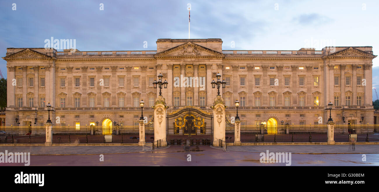 El Palacio de Buckingham, Londres, Inglaterra, Reino Unido, Europa Foto de stock