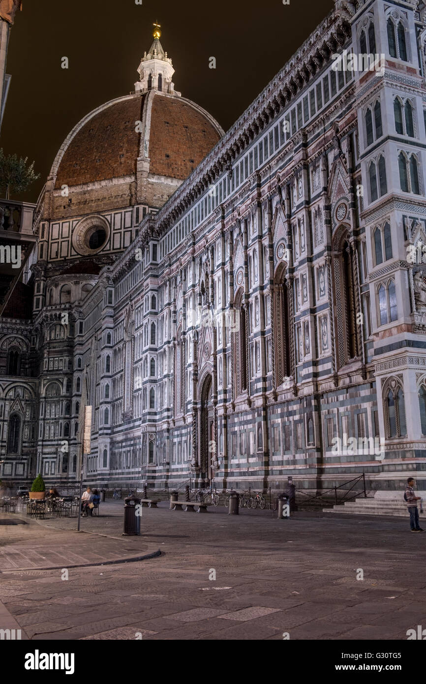 La Catedral de Santa Maria del Fiore, la Piazza del Duomo, Florencia, Italia Foto de stock