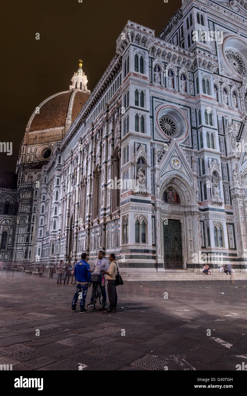 La Catedral de Santa Maria del Fiore, la Piazza del Duomo, Florencia, Italia Foto de stock