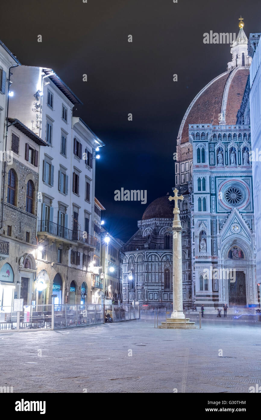 La Catedral de Santa Maria del Fiore, la Piazza del Duomo, Florencia, Italia Foto de stock