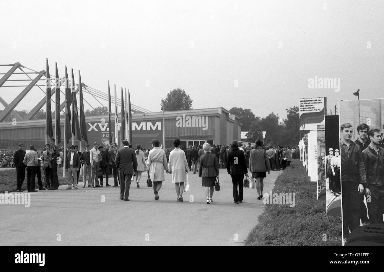 Dresden, Alemania Oriental, la gente visita la 15ª Feria de los amos del mañana Foto de stock