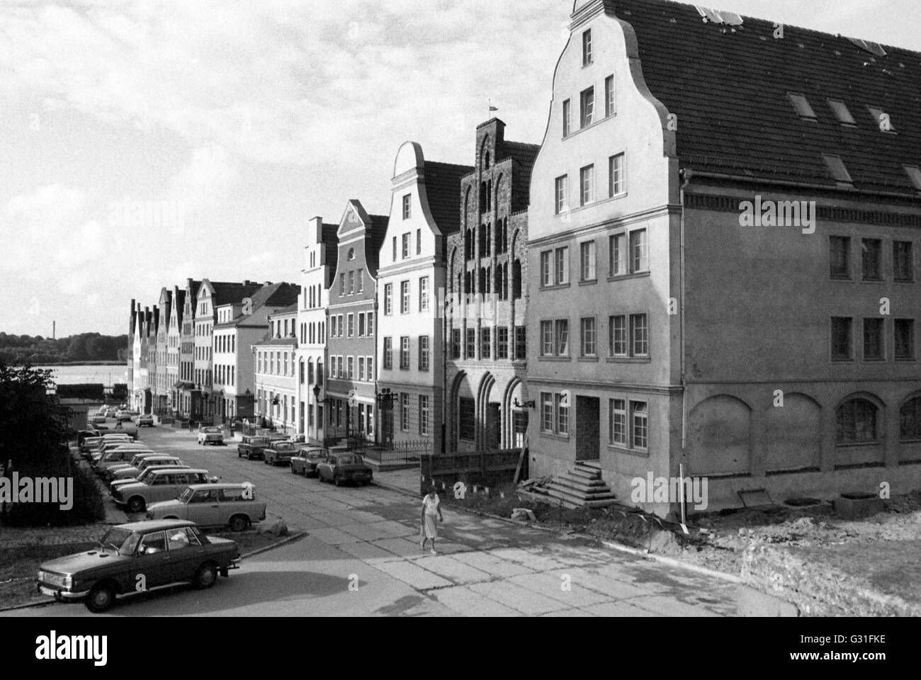 Rostock, RDA, histórico en el Neuer Markt Giebelhaeuser Foto de stock