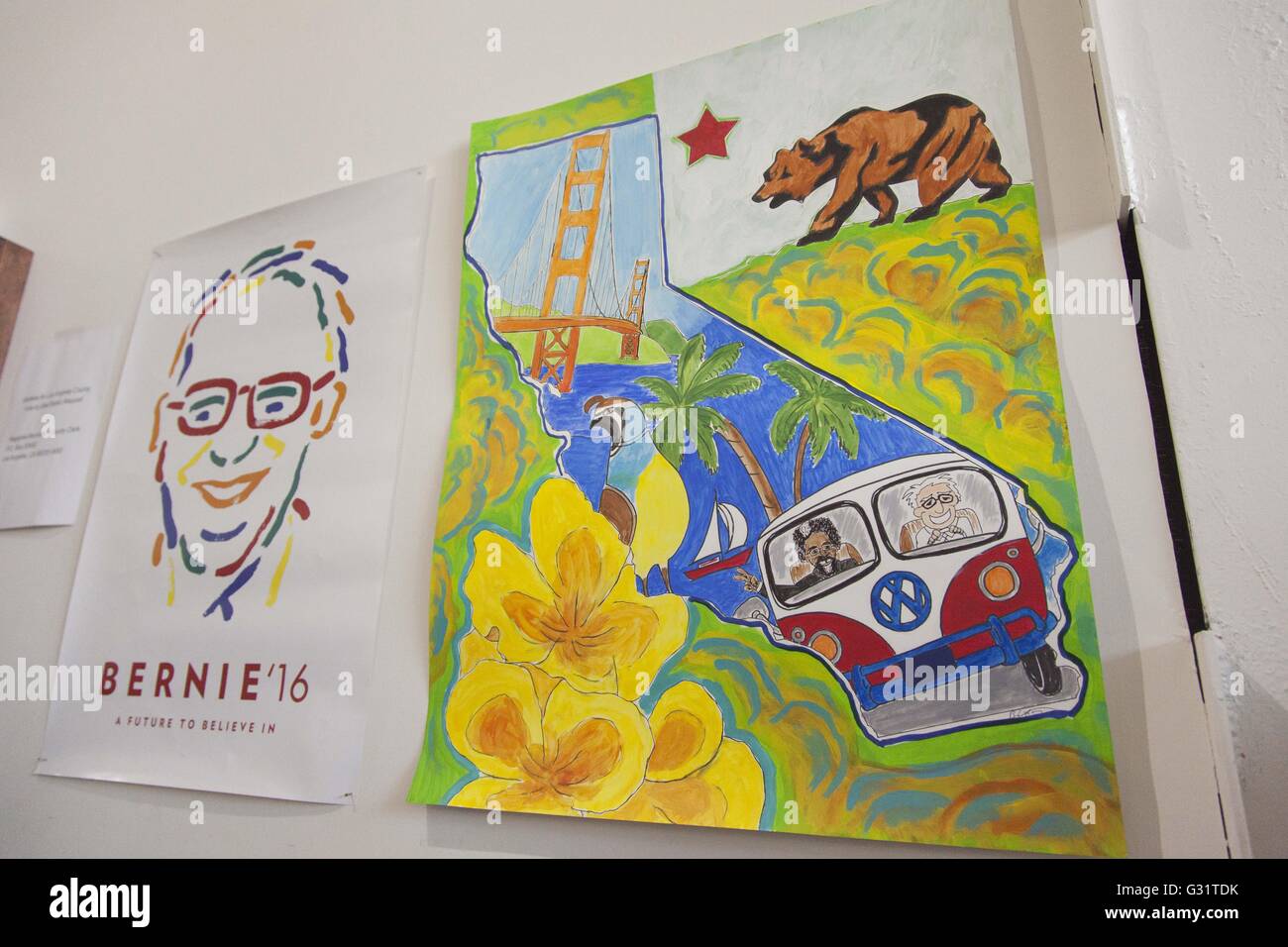 Los Angeles, California, EEUU. El 4 de junio, 2016. Campaña Arte en una oficina de campaña del candidato presidencial demócrata de 2016 Bernie Sanders © Mariel Calloway/Zuma alambre/Alamy Live News Foto de stock
