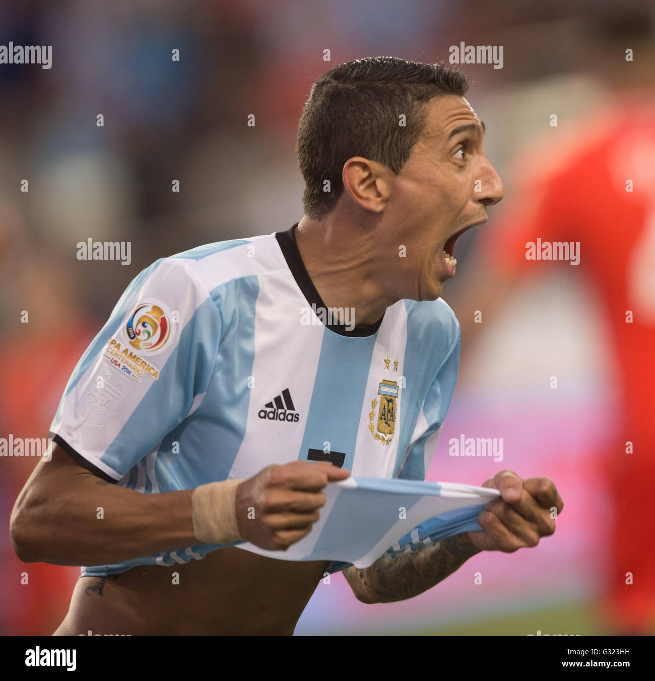 Santa Clara, USA. 6 de junio de 2016. Angel Di Maria celebra tras anotar durante la Copa América Centenario Grupo D partido entre Argentina y Chile en el estadio de Levi's