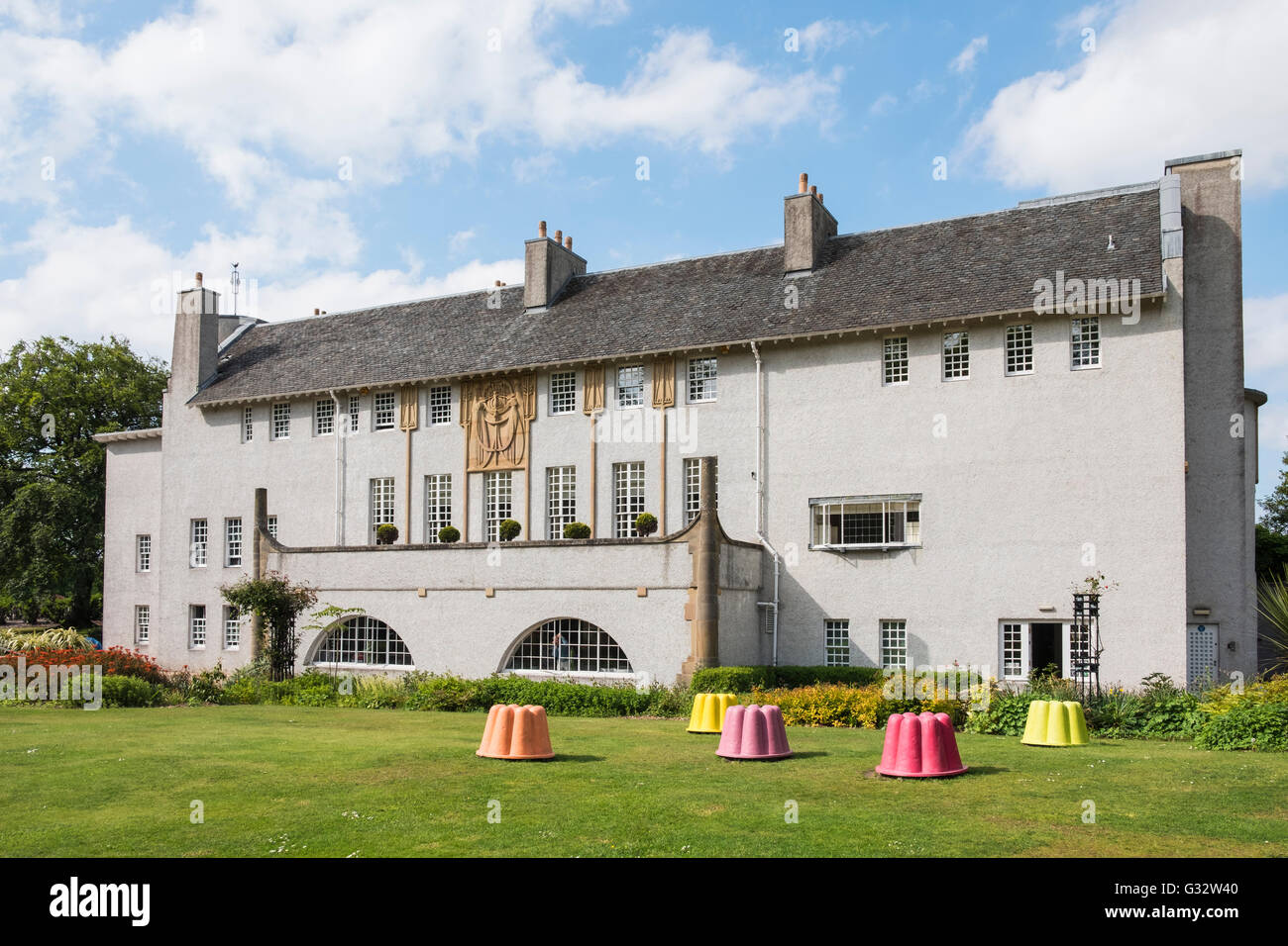 Casa para un amante del arte por Charles Rennie Mackintosh en Bellahouston Park en Glasgow, Reino Unido Foto de stock