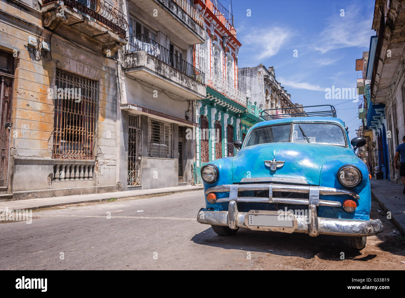 Vintage clásico coche americano en La Habana, Cuba Foto de stock