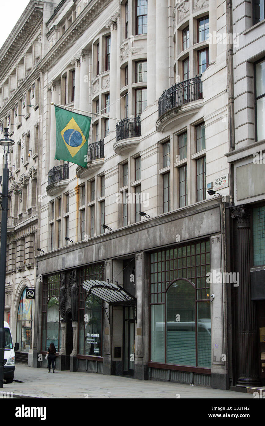 Londres, Reino Unido - June 5th, 2016: La embajada de Brasil en Londres, ubicado en la calle Coskspur 14/16. Foto de stock