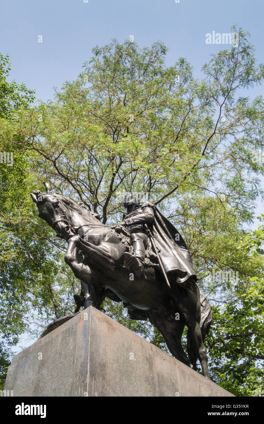 Simon bolivar equestrian statue fotografías e imágenes de alta