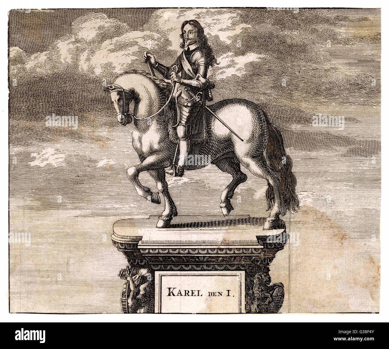 Carlos I de Inglaterra, la estatua de Carlos sobre su caballo, en Charing Cross, Londres ' mostrar parte del frontón decorativo con la inscripción: "Karel Den I' Fecha: 1600 - 1649 Foto de stock