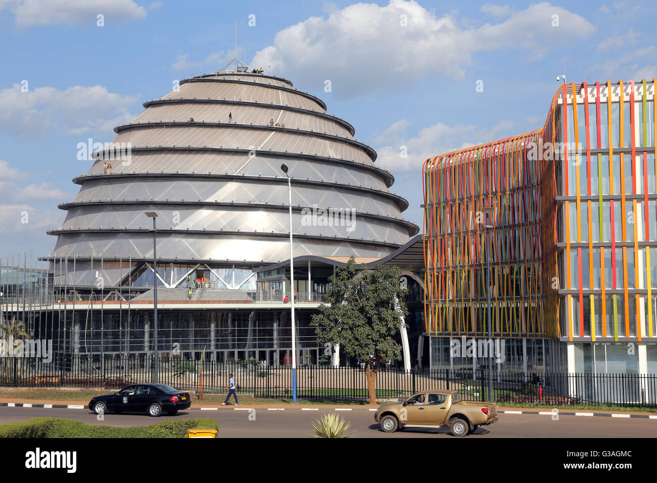 Cúpula del recientemente construido Centro de Convenciones Kigali, apertura de julio de 2016. Kigali, Rwanda Foto de stock