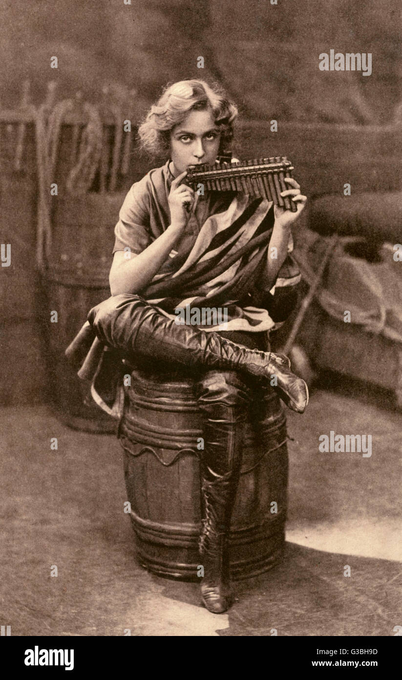 Pauline Chase (1885 1962), actriz estadounidense que realizó sobre el escenario tanto en los Estados Unidos y el Reino Unido. Jugando a uno de los muchachos perdidos en el debut de Peter Pan en Londres en 1904. Fecha: 1904 Foto de stock