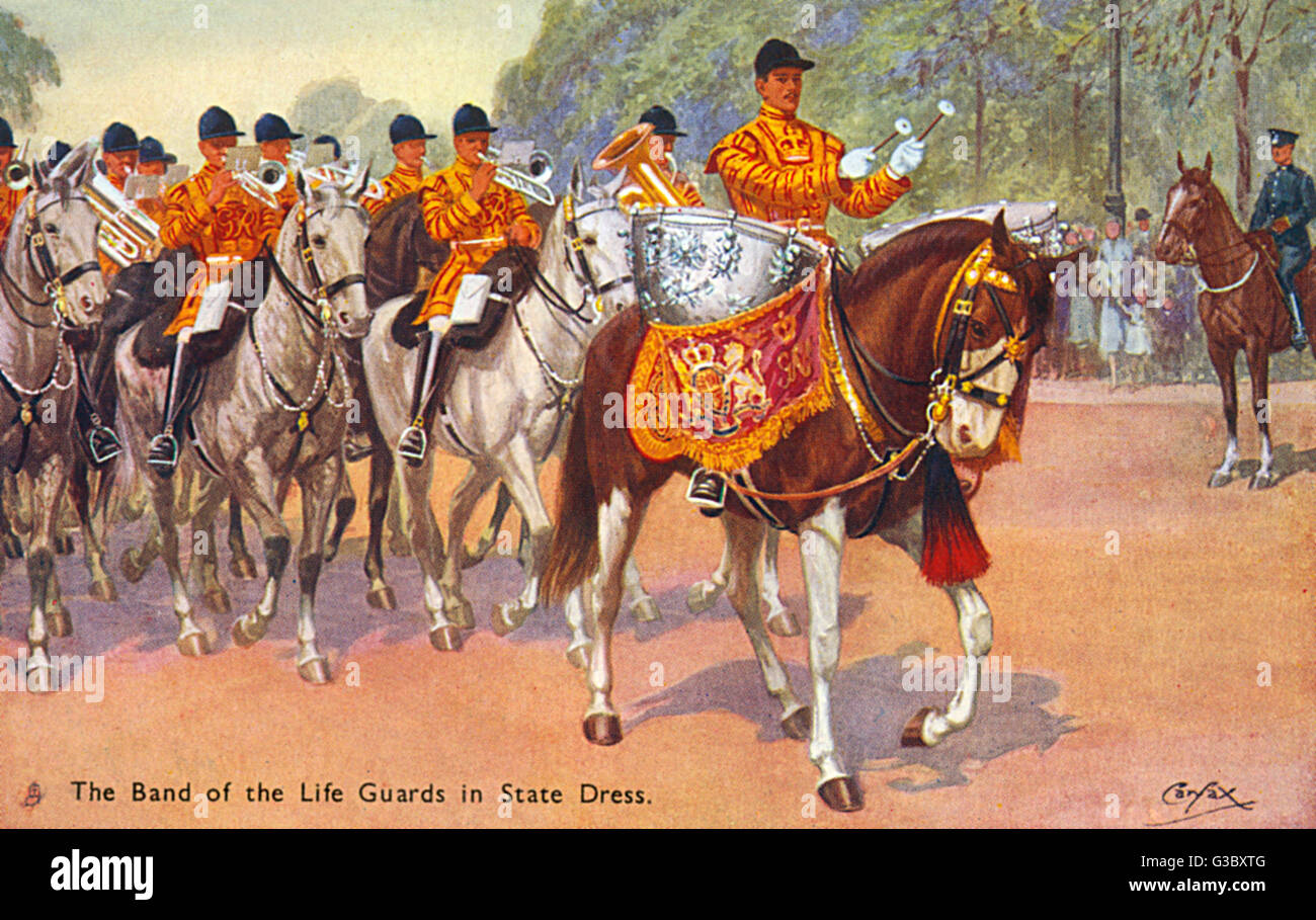 Banda de la vida guardias en estado precedido por el vestido, con el famoso caballo de Tambor Tambores plata presentó al Regimiento por el rey Guillermo IV, quien entonces era el coronel jefe del Regimiento, en el Home Park, Windsor, 1831. Fecha: circa 1910s Foto de stock