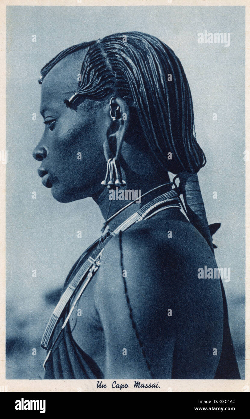 Perfil retrato de una hermosa mujer masai - Kenia Foto de stock