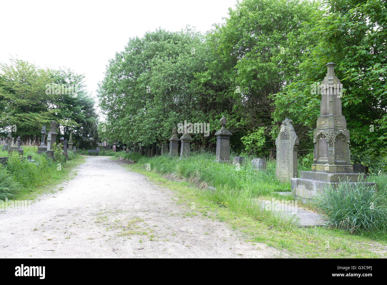 Todas las Almas desiertas grave yard en Halifax, West Yorkshire, Inglaterra, Reino Unido. Foto de stock