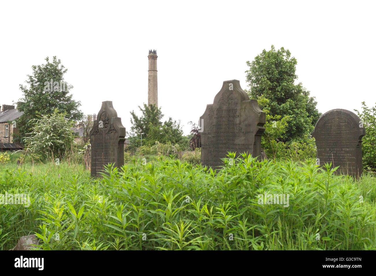 Todas las Almas desiertas grave yard en Halifax, West Yorkshire, Inglaterra, Reino Unido. Foto de stock