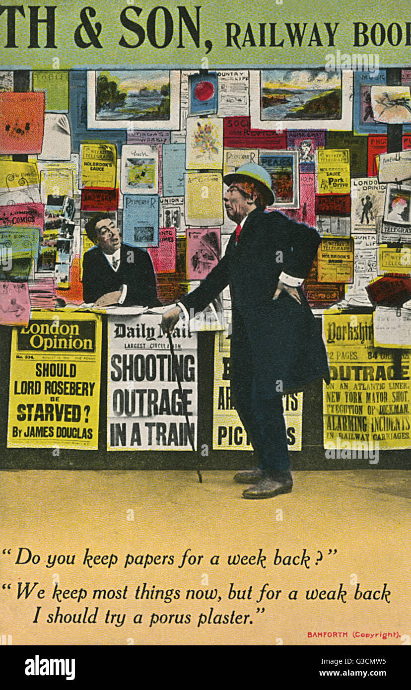 Cartoon, mostrando un hombre en un W H Smith noticias descarga en la plataforma de una estación ferroviaria. Fecha: 1910 Foto de stock