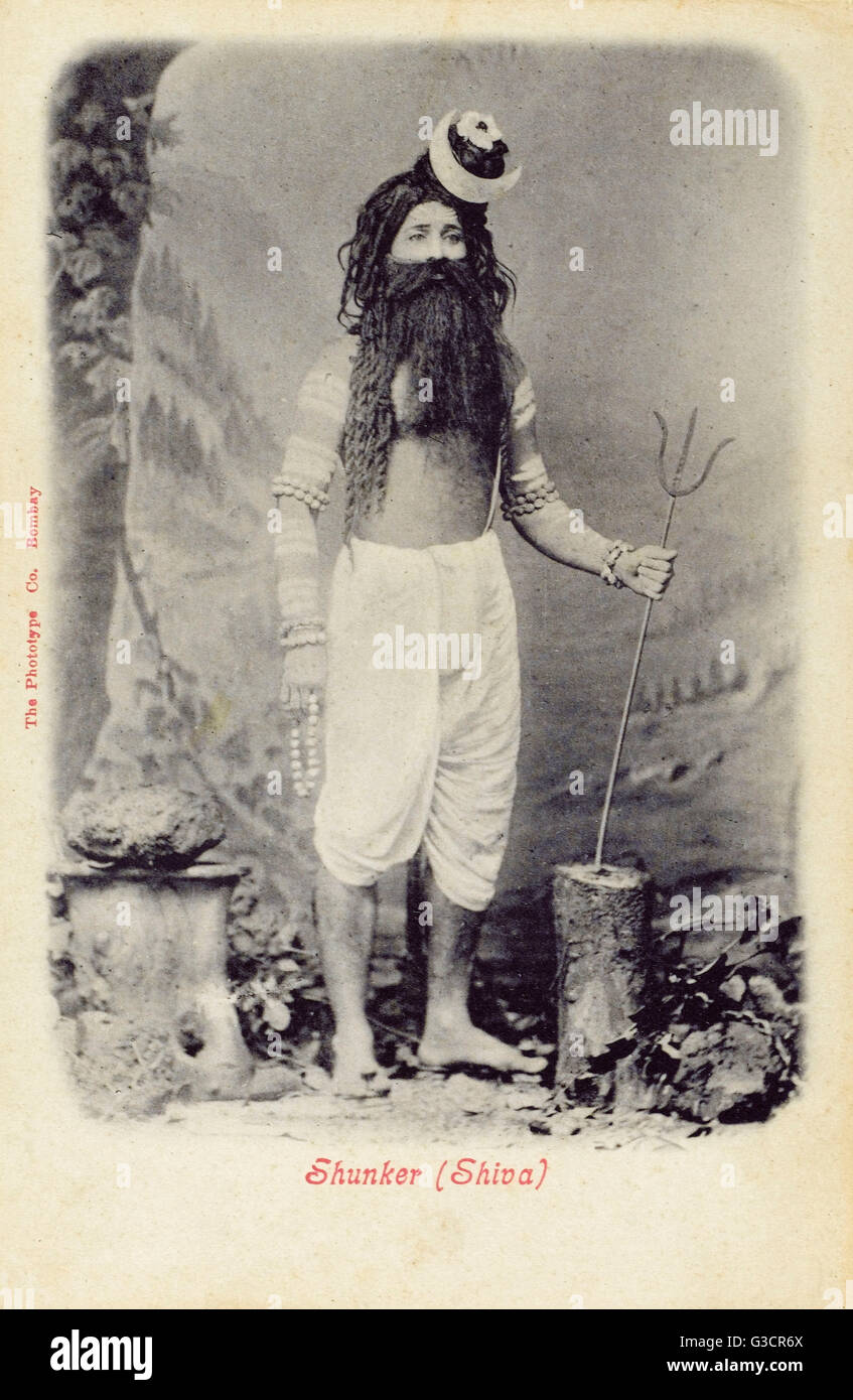 India - Un hombre hindú vestido como el dios hindú Señor Shiva. Foto de stock