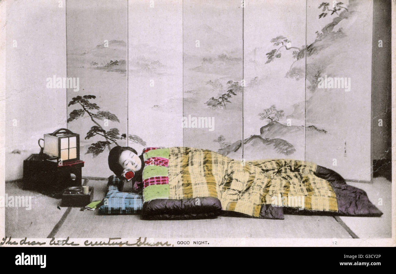 La mujer japonesa O-Koto-san se va a dormir - ¡Buena noche! Fotografía de stock - Alamy La mujer japonesa O-Koto-san se va a dormir - ¡Buena noche! Fotografía de stock - Alamy