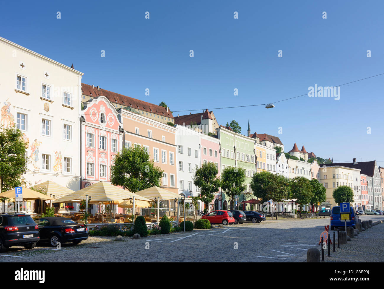 Square Stadtplatz, castillo, Alemania, Bayern, Baviera, Oberbayern, Alta Baviera, Burghausen Foto de stock