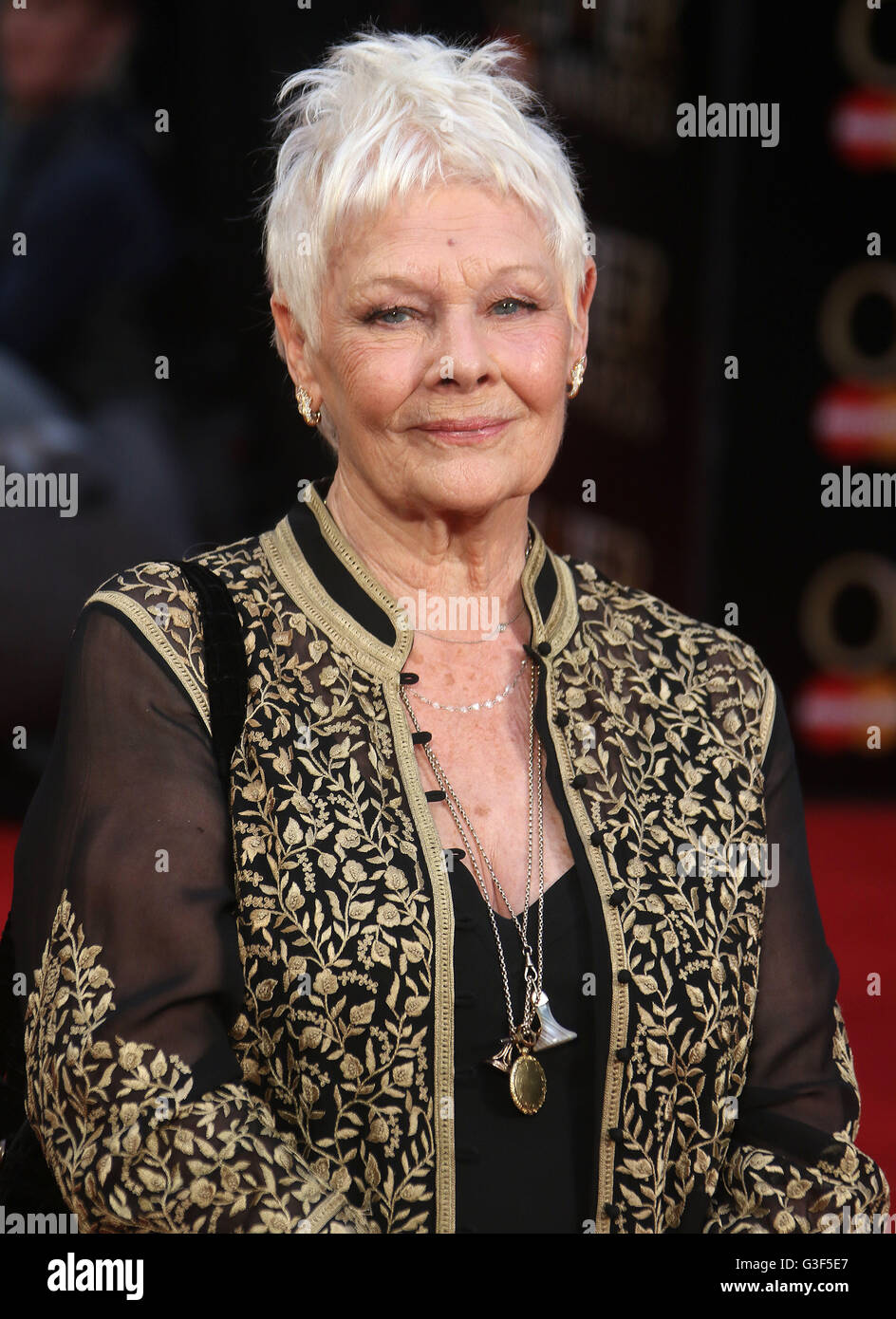 Abril 3, 2016 - Dame Judi Dench asistiendo a los Olivier Awards 2016 en la Royal Opera House, Covent Garden en Londres, Reino Unido. Foto de stock