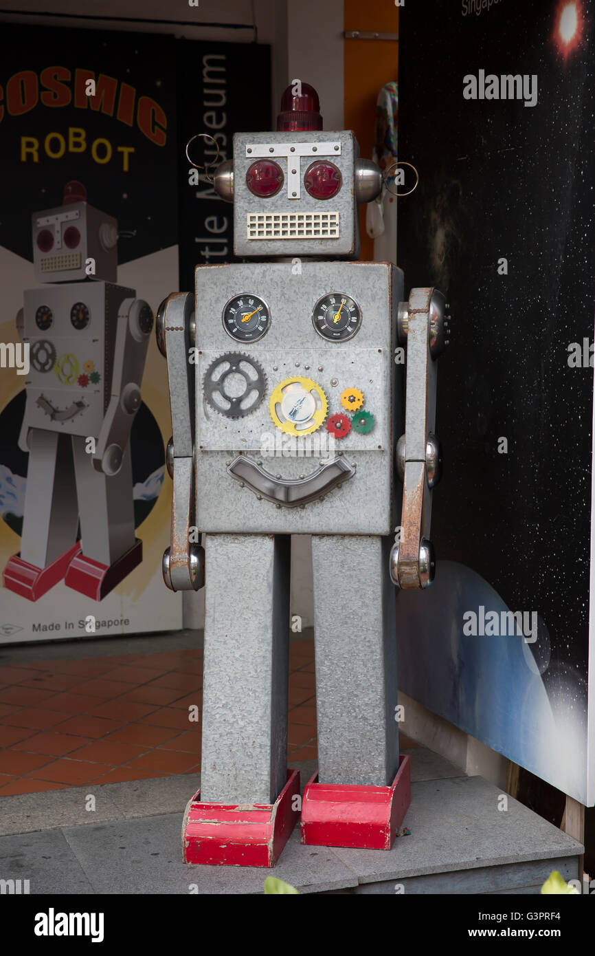 Un viejo robot de juguete Foto de stock