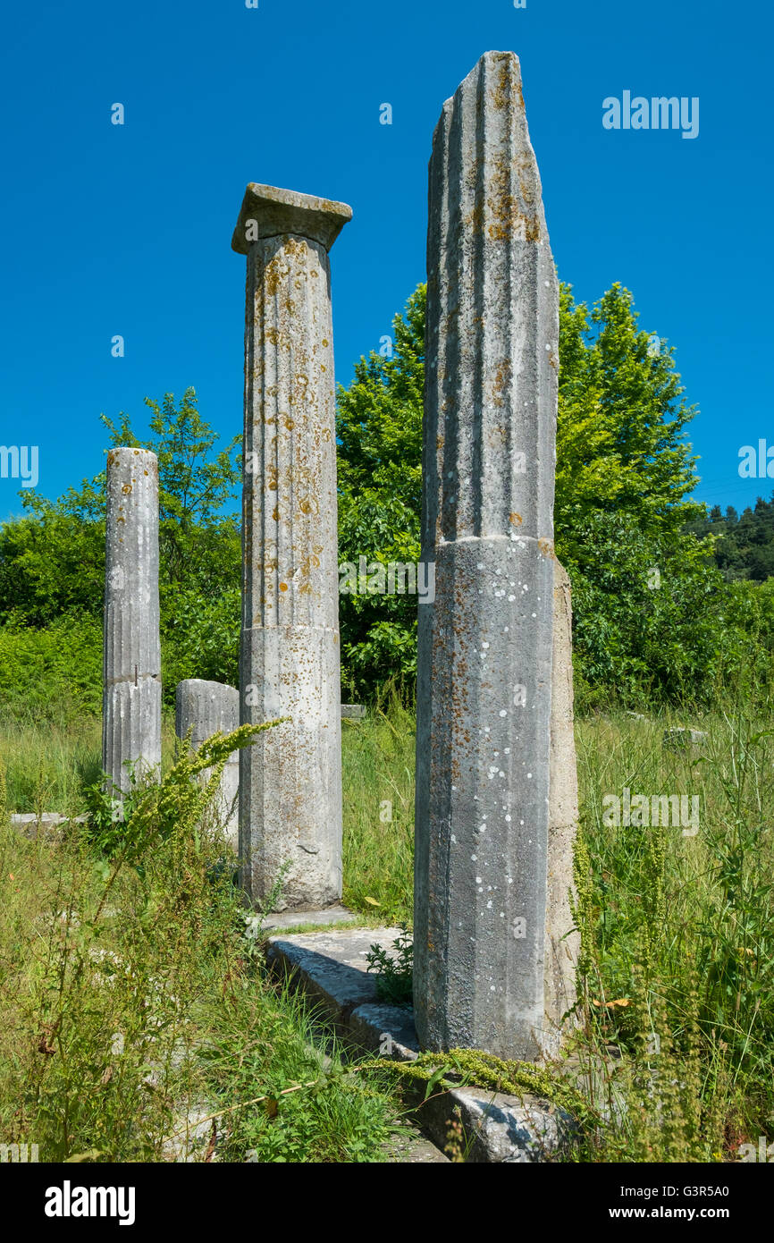 Pilares en un sitio antiguas ruinas griegas. Foto de stock