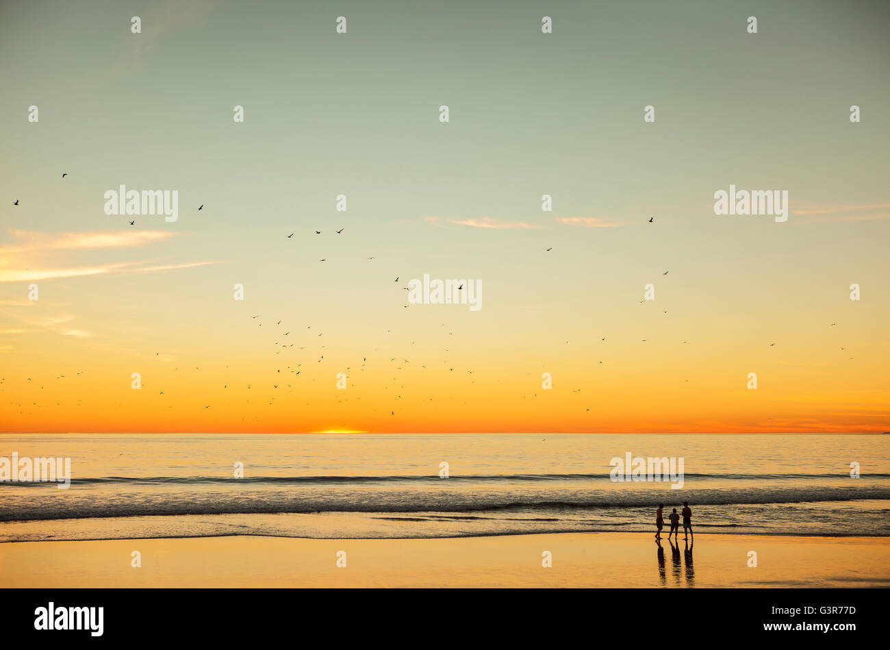 California, Estados Unidos, Los Angeles, Santa Mónica, pintoresca puesta de sol sobre el mar Foto de stock