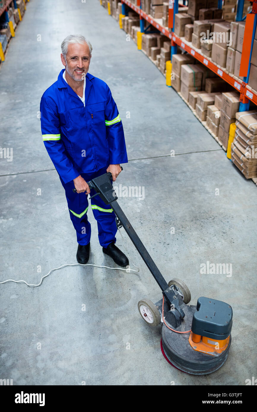 Maquina para limpiar el piso fotografías e imágenes de alta resolución -  Alamy