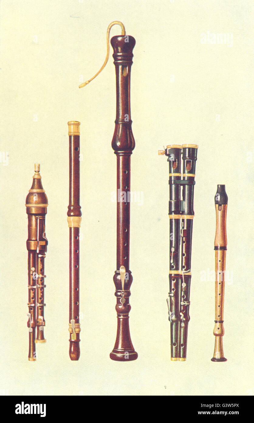 Instrumentos musicales: 2 Double Flageolets, 2 copas flauta alemana Douces, 1945 Foto de stock
