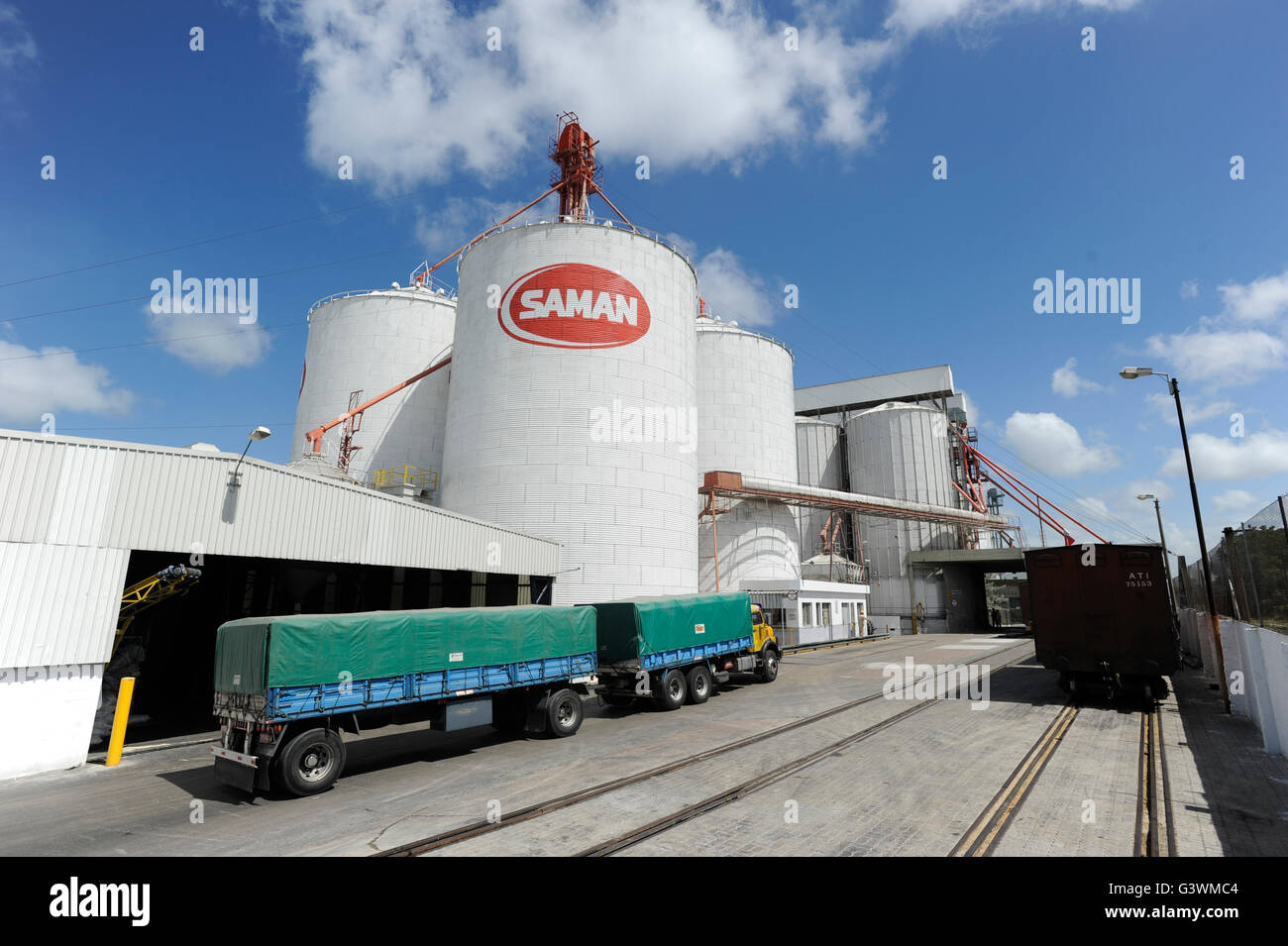 URUGUAY Montevideo, molino de arroz Saman, procesamiento de arroz libre